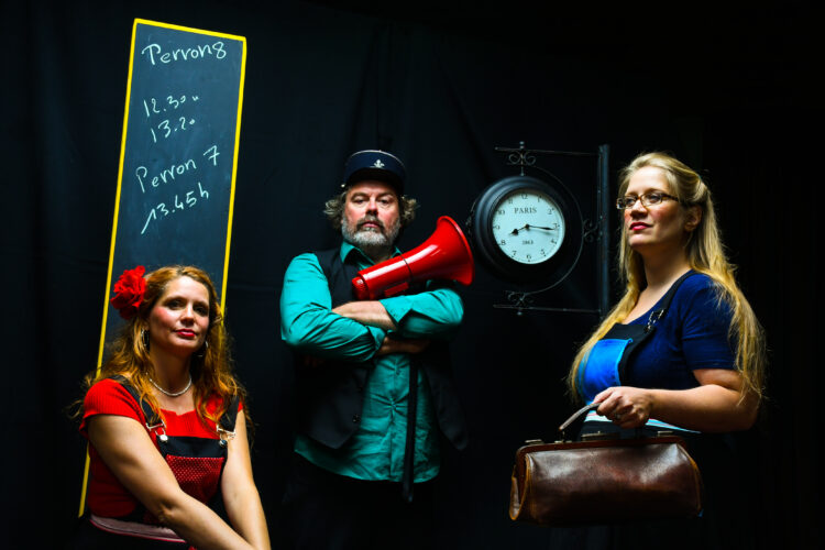 Harlinde Keymolen, Yves Bondue en Leen Devyver in de Balcompagnie - foto Luc Dombrecht, 2020